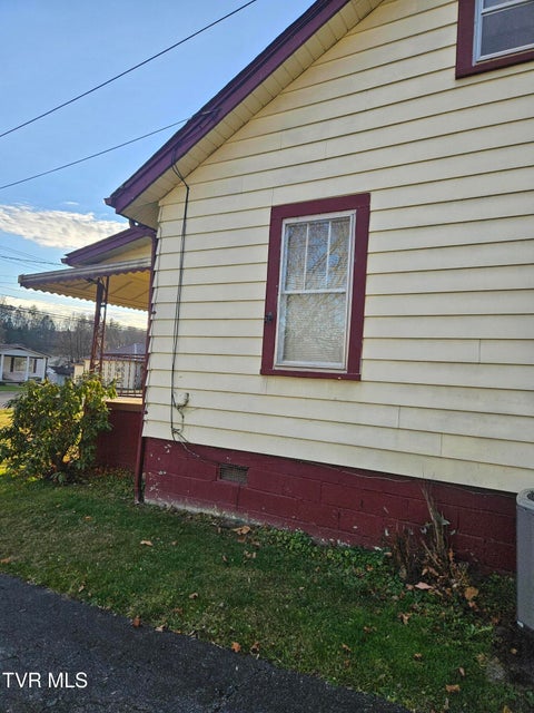 Photo #46: 2015 4th Ave E 