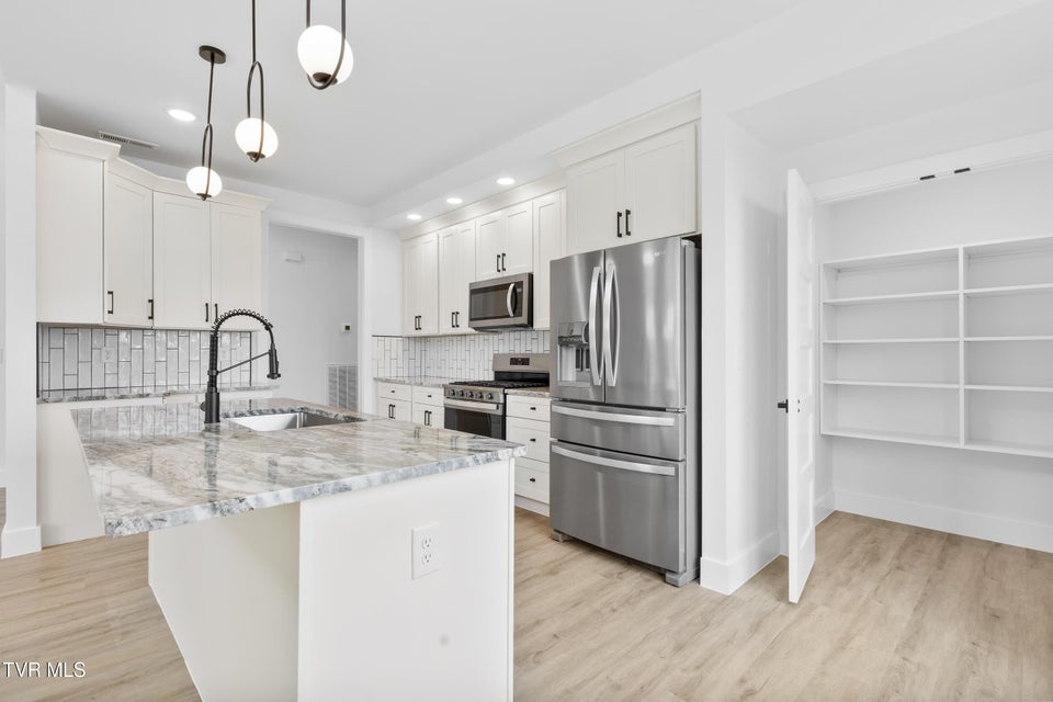 Photo #20: 2336 Sydney Court