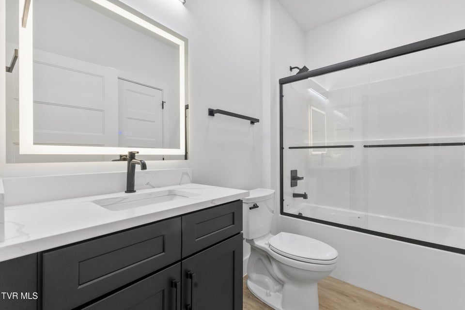 Photo #37: 2336 Sydney Court