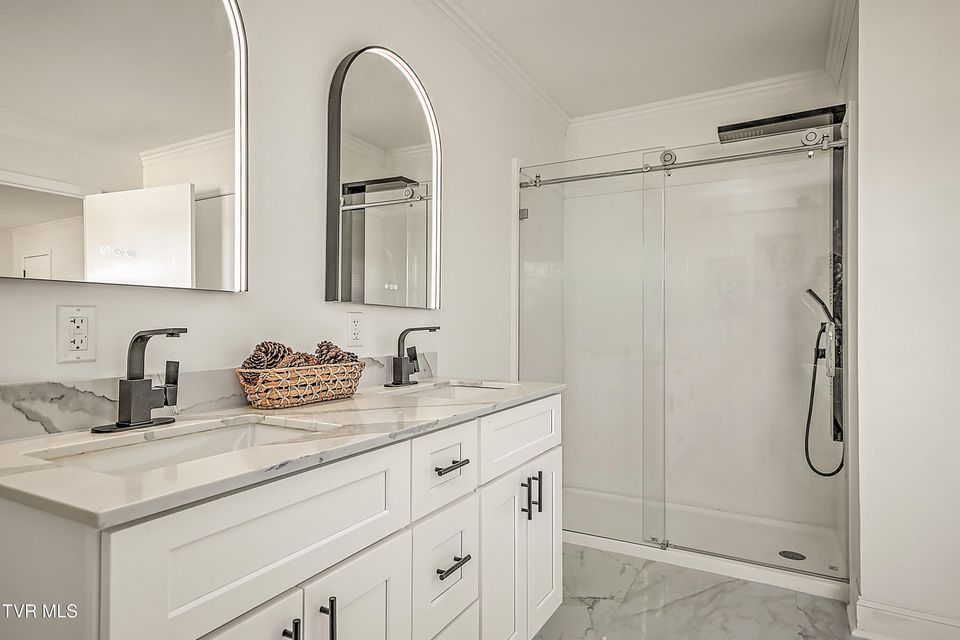 Photo #34: 371 H Heaton Road