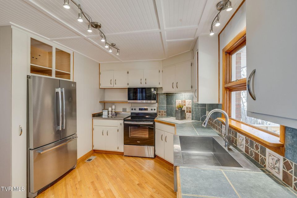 Photo #8: 131 Deadrick Drive