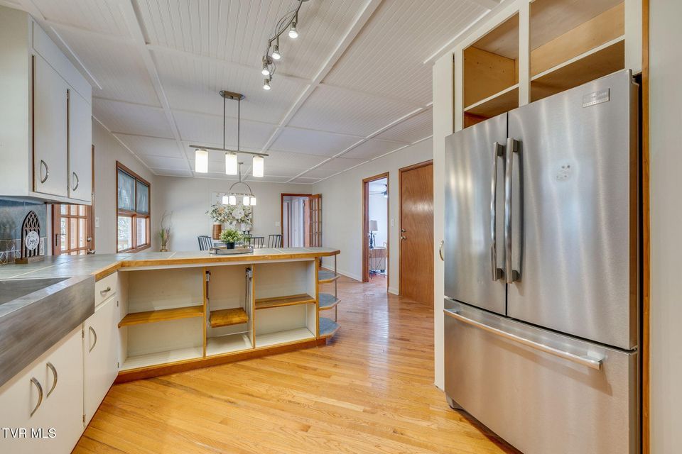 Photo #10: 131 Deadrick Drive