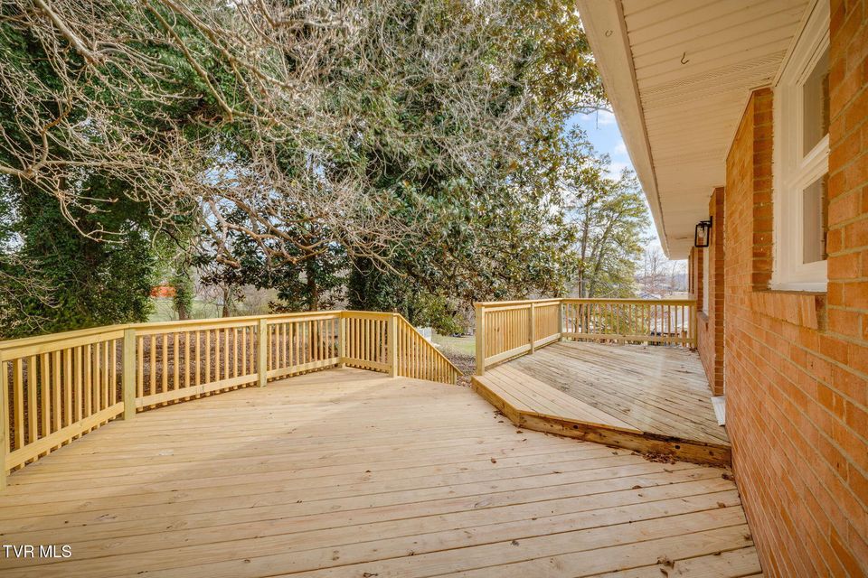 Photo #26: 131 Deadrick Drive