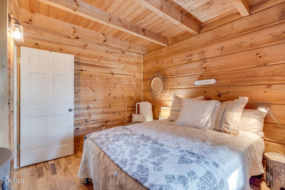 Photo #23: 320 Barren Road