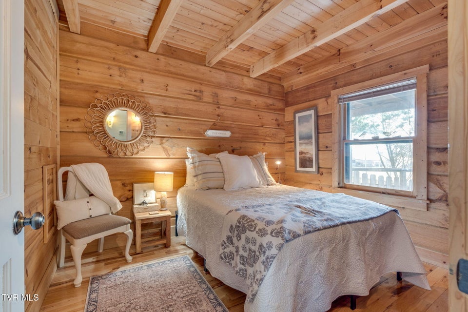 Photo #21: 320 Barren Road