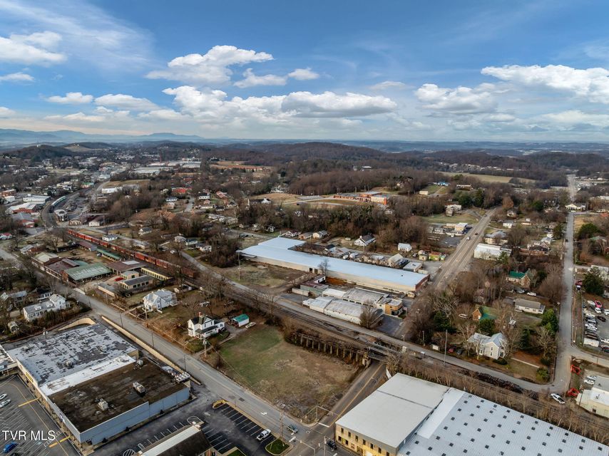 Photo #8: 206 Cutler Street