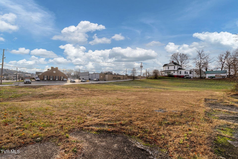 Photo #14: 206 Cutler Street