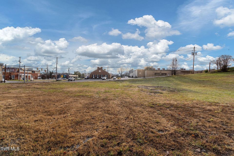 Photo #15: 206 Cutler Street