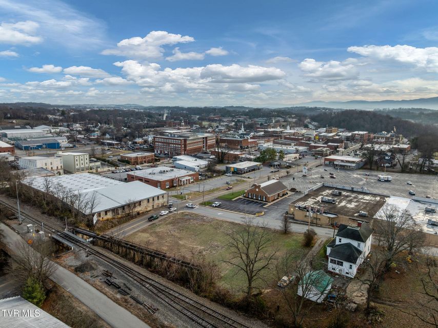 Photo #4: 206 Cutler Street