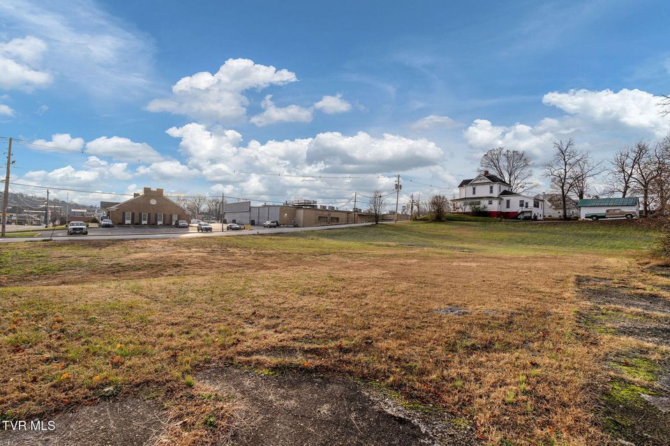 Photo #13: 206 Cutler Street