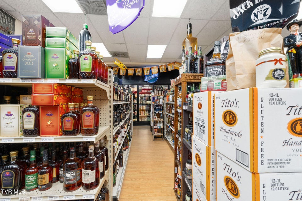 Photo #28: 200 Summer Street