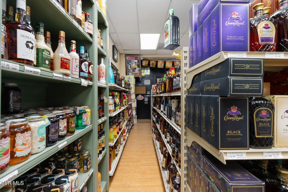 Photo #19: 200 Summer Street