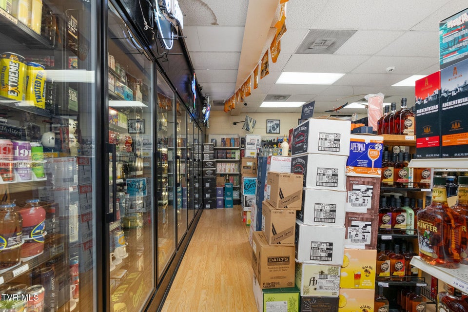 Photo #23: 200 Summer Street