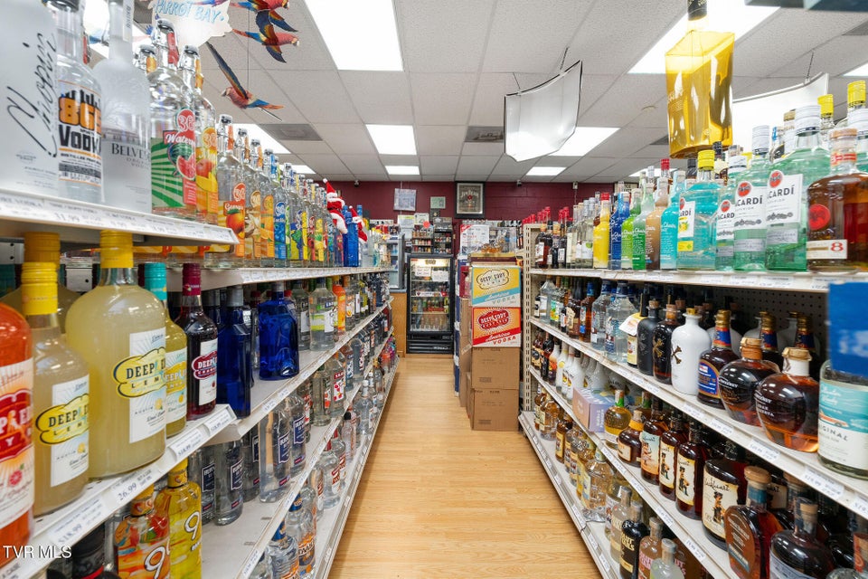 Photo #35: 200 Summer Street