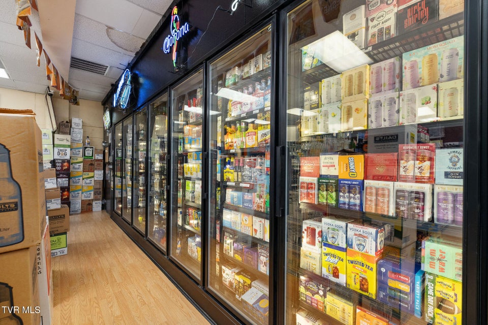 Photo #38: 200 Summer Street