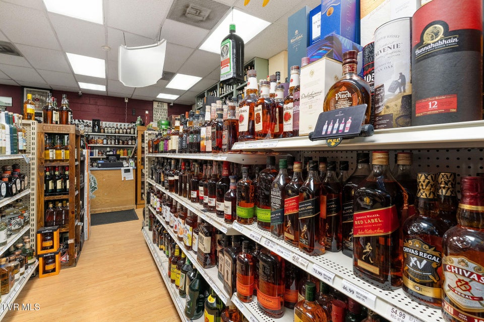 Photo #25: 200 Summer Street