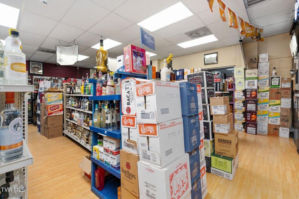 Photo #36: 200 Summer Street