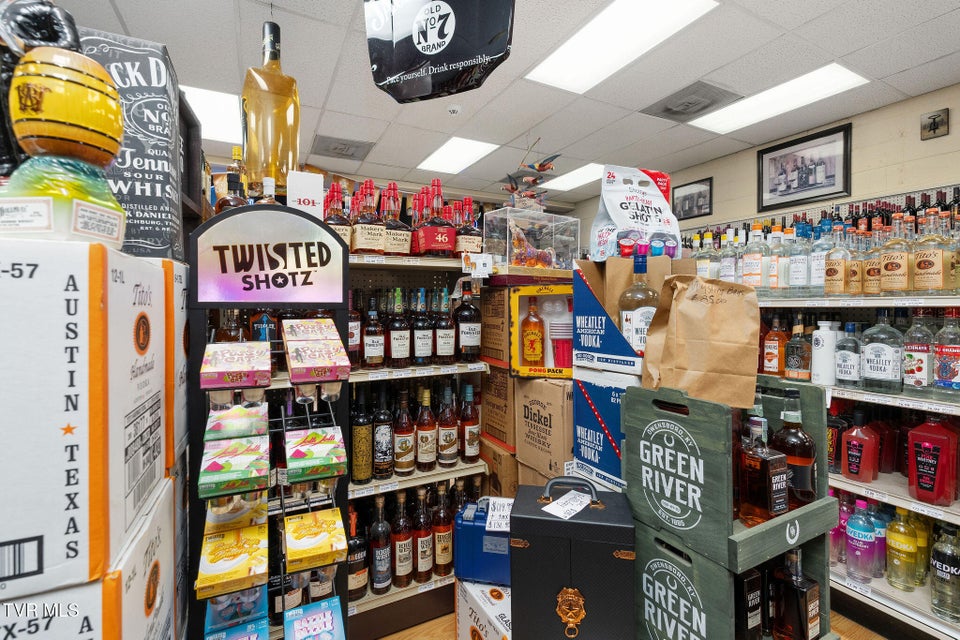 Photo #30: 200 Summer Street