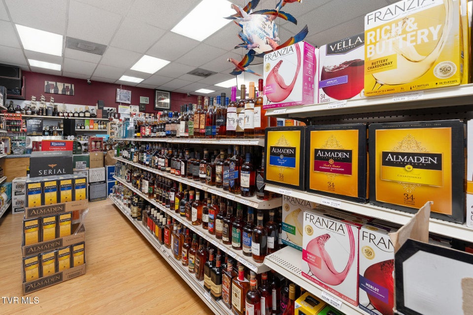 Photo #40: 200 Summer Street