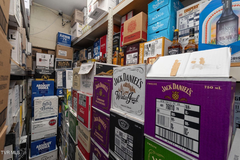 Photo #58: 200 Summer Street