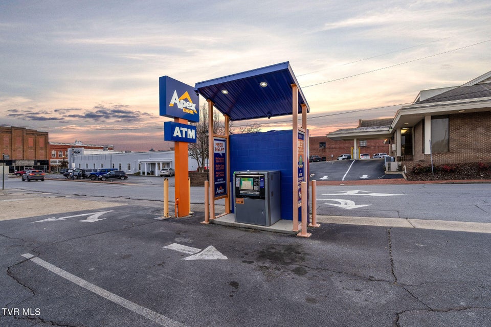 Photo #10: 200 Summer Street