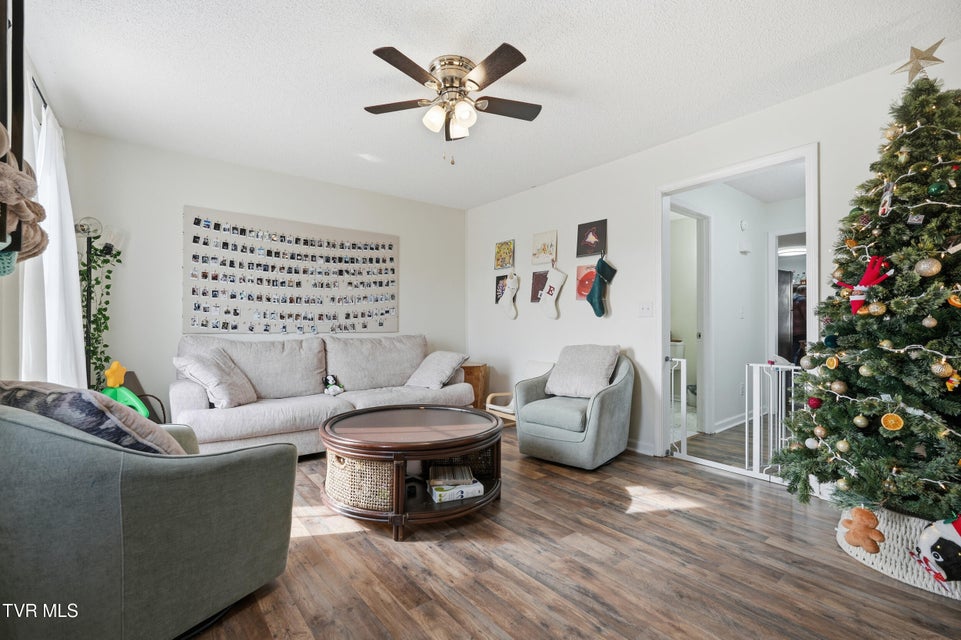 Photo #4: 41 Tulip Grove Circle