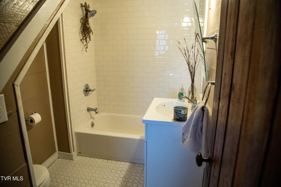 Photo #35: 20217 Shadowood Circle