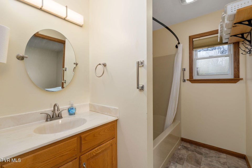 Photo #33: 1385 Wilhoit Road