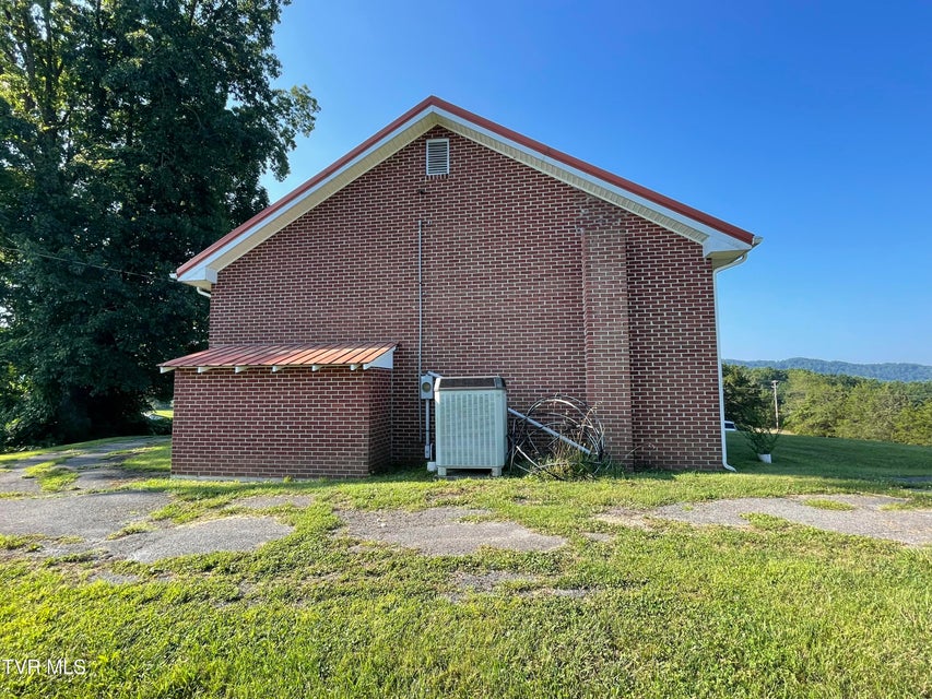 Photo #6: 162 York Drive