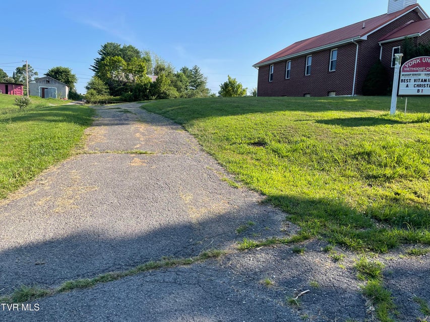 Photo #11: 162 York Drive