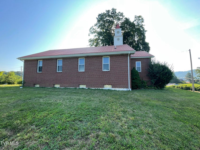 Photo #33: 162 York Drive