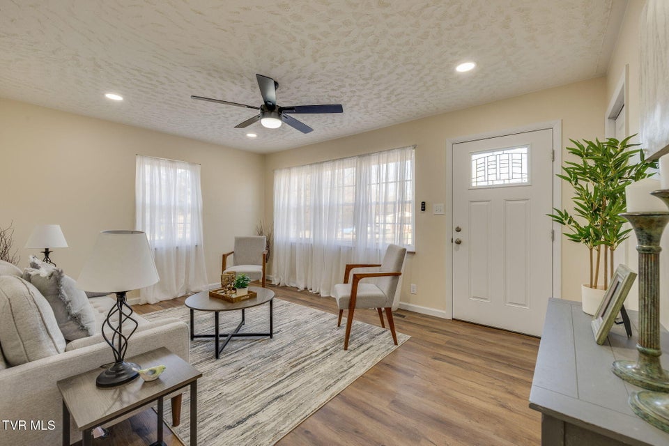 Photo #9: 365 Lakeway Road