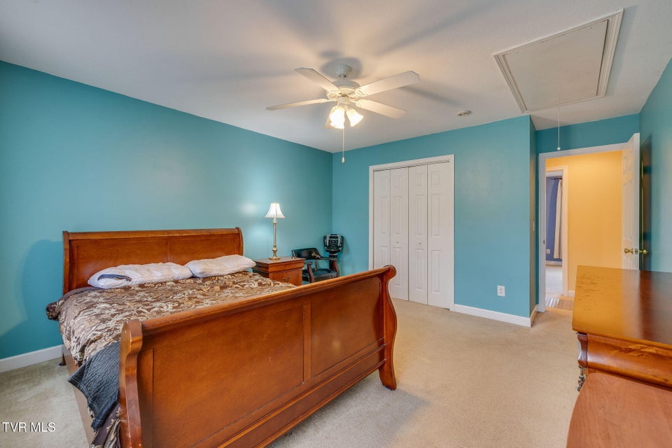 Photo #27: 1402 Lake Ridge Square