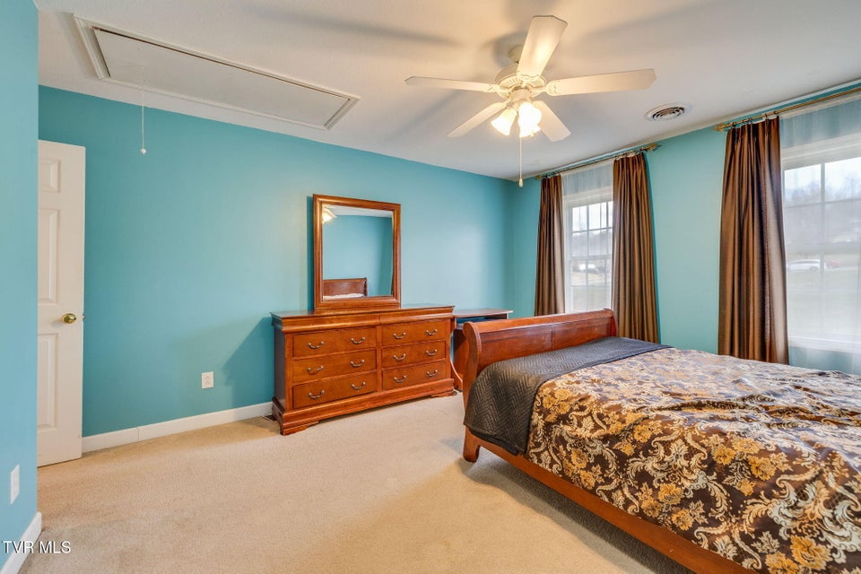 Photo #28: 1402 Lake Ridge Square