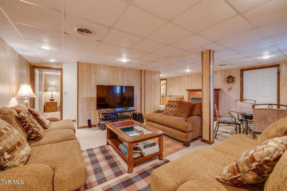 Photo #39: 1402 Lake Ridge Square