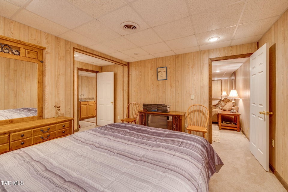 Photo #45: 1402 Lake Ridge Square