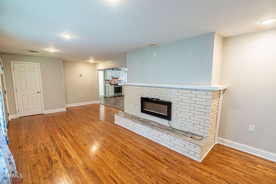 Photo #6: 129 Grove Park Drive