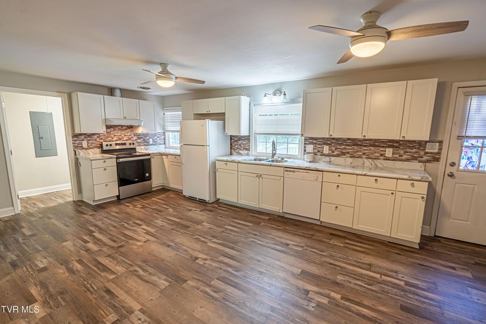 Photo #8: 129 Grove Park Drive