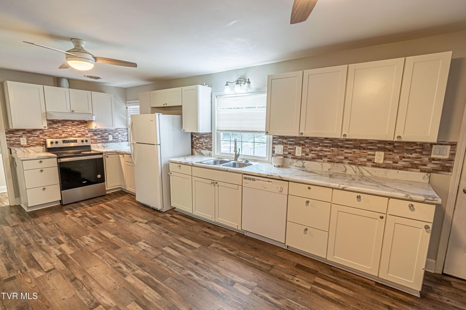 Photo #10: 129 Grove Park Drive