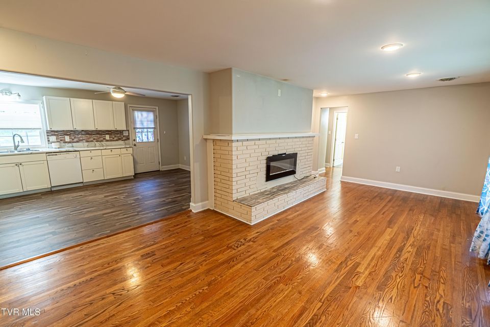 Photo #19: 129 Grove Park Drive