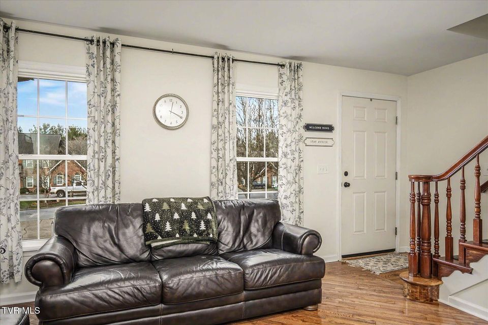 Photo #5: 437 Andover Court