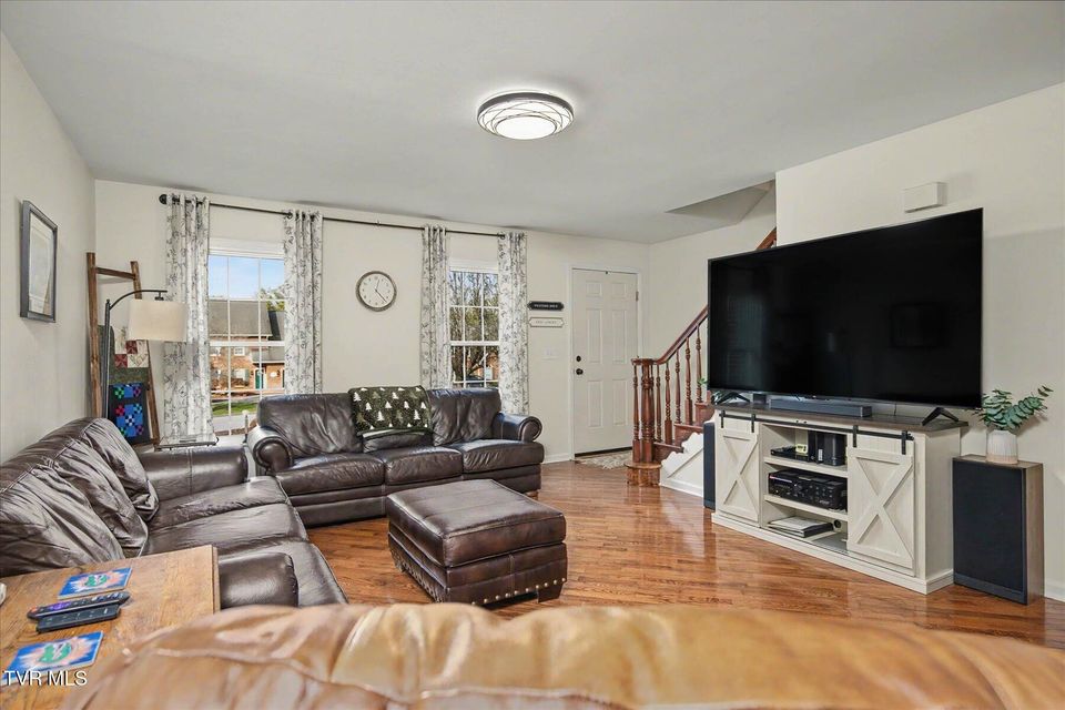 Photo #7: 437 Andover Court