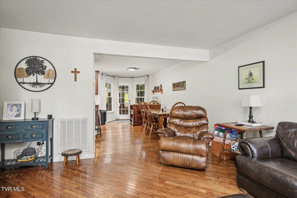 Photo #9: 437 Andover Court