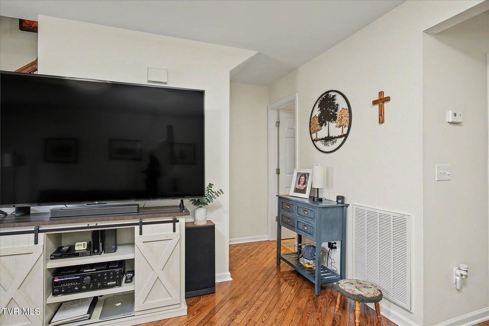 Photo #10: 437 Andover Court