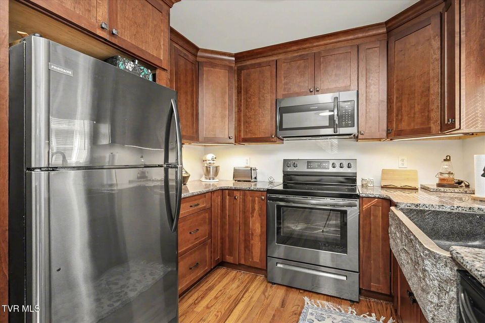 Photo #15: 437 Andover Court