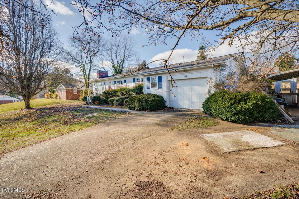 Photo #25: 107 College View Drive