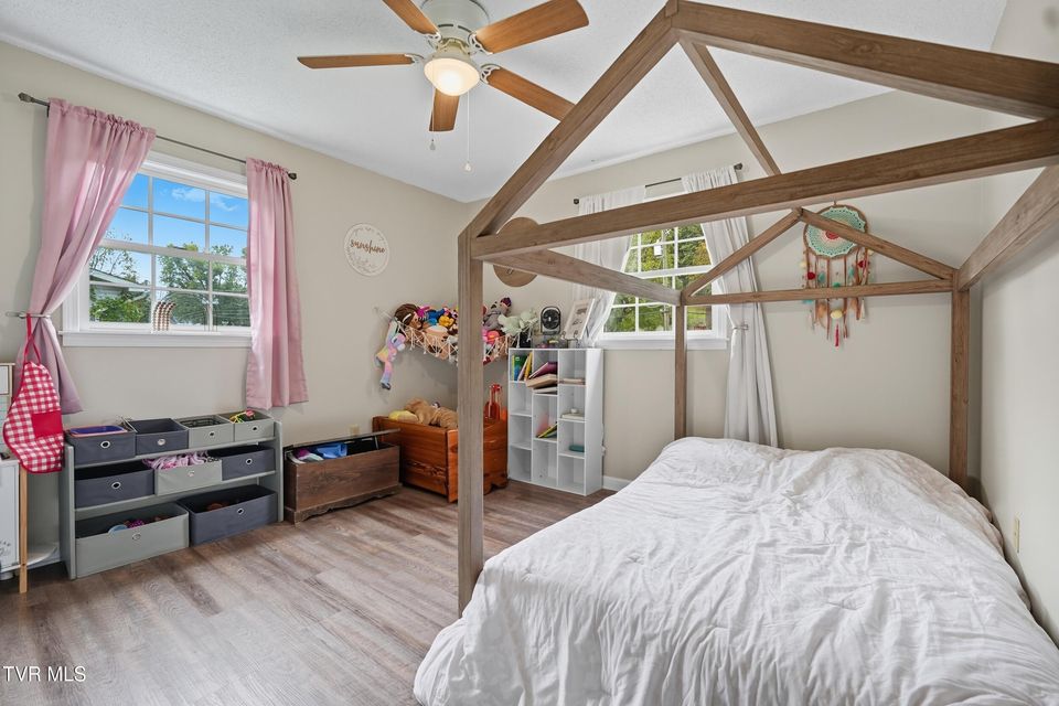 Photo #17: 390 Wallace Pike