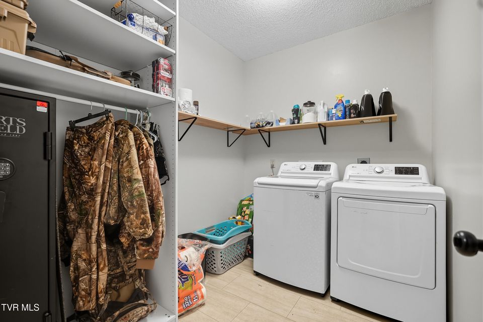 Photo #25: 390 Wallace Pike