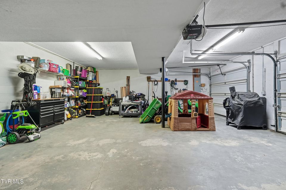 Photo #26: 390 Wallace Pike