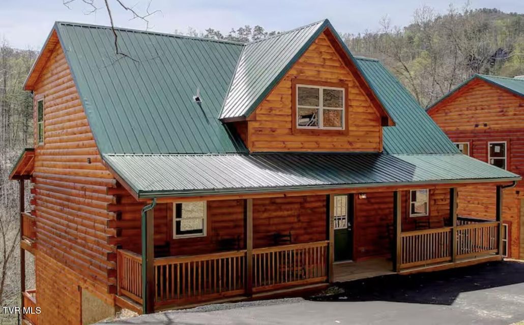 Photo #2: 821 String Run Way